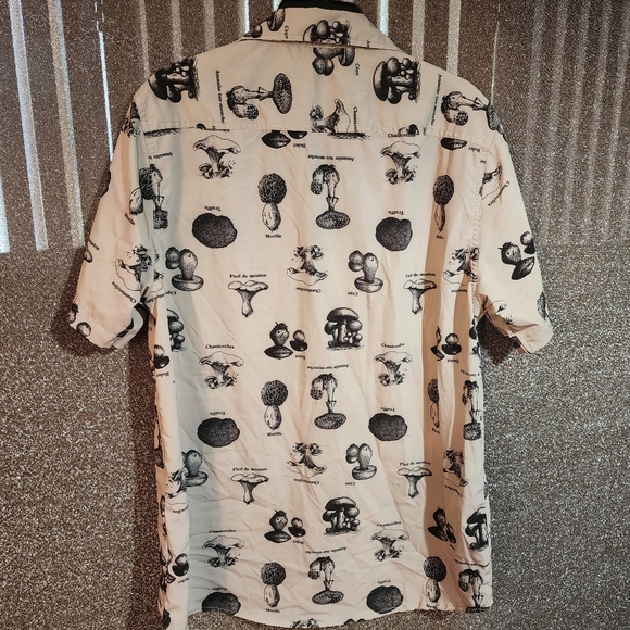 Men's Mushroom Shirt XL - Picture 2 of 4